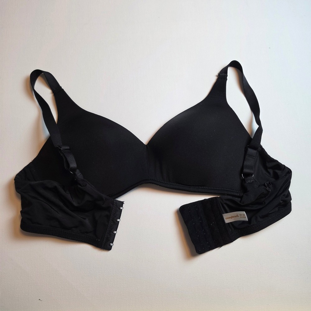 Younghearts Wireless Seamless T-Shirt Bra Solid Black Size 36B